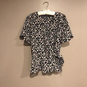 🎀 One Clothing wrap shirt sz L